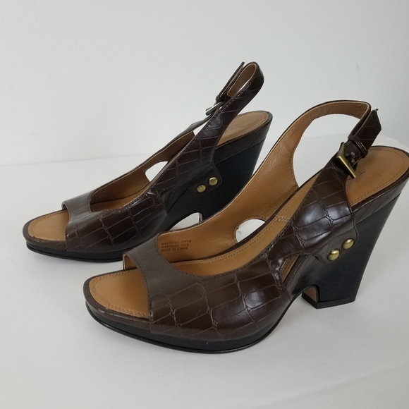 Tahari Brown Women's Sandals Size 7 Peep toe Wedge Heel Slingback Croc Print - Picture 1 of 8